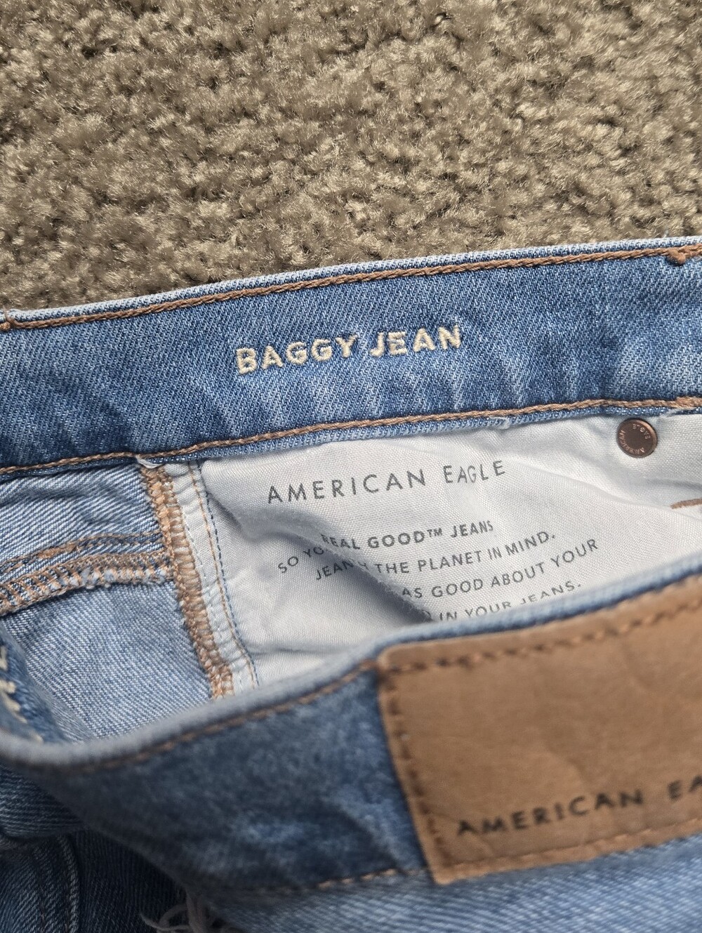 AE Ripped Baggy Jeans - Picture 3 of 4